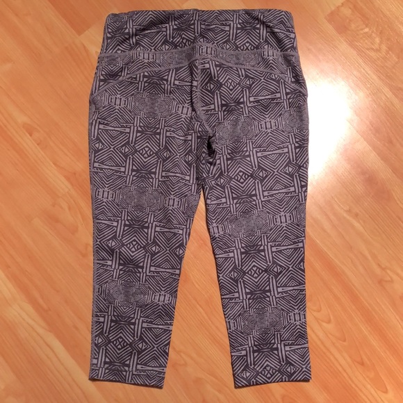 3/4 leggings purple pattern size medium - Picture 5 of 7
